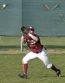Pacific Defeats Willamette Twice, 9-6 and 8-3
