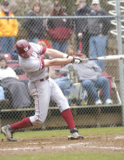 Pacific Lutheran Defeats Willamette Twice, 9-6 and 11-4