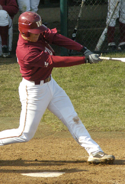 Whitworth Rallies Past Bearcats in Top of Ninth for 8-6 Win