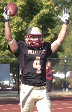 Willamette Downs Whitworth, 38-24, as Knecht Scores on Three TD Passes