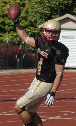 Willamette Offense Gains 559 Yards as Bearcats Pull Away from Pacific, 51-17