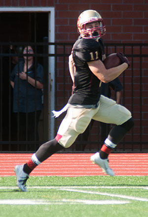Willamette Rolls Past L&C, 45-7, as Jones, Knowlton and Foote Lead Offense