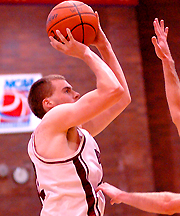 Willamette Rallies Past Lewis & Clark, 82-71