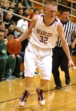 Meehan Scores 24, Malley Adds 23, in 92-66 Win over Linfield