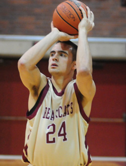 Pioneers Pile Up Second-Chance Points, Prevail against Bearcats, 68-54