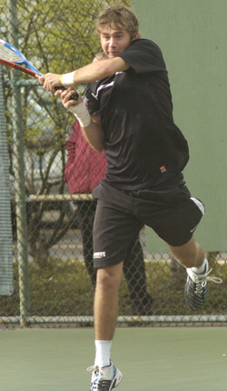 Bearcats Nip Pioneers, 5-4, as Yamaguchi Provides Winning Point at #5 Singles