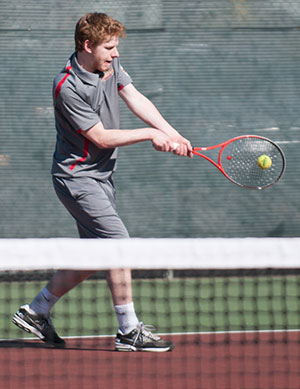 Pirates Down Bearcats 8-1 in NWC Men's Tennis Match