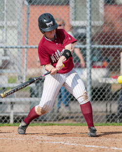 Whitworth Scores Late, Sweeps Doubleheader in Softball, 5-2 and 9-3