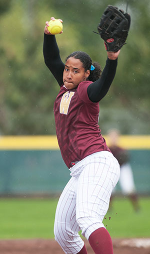 Willamette Defeats Pioneers 4-3 and 8-4 to Complete Four-Game Sweep