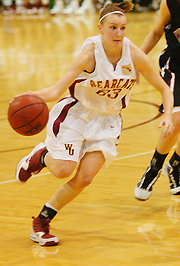 Linfield Receives 35 Points from Owens, Downs Willamette, 93-69