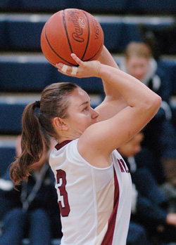 Bearcats Down Berry, 72-60, at Hampton Inn Classic III