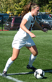 Women's Soccer Ties Lewis & Clark, 2-2, in Two Overtimes