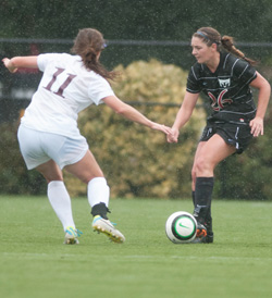Willamette Shuts Out Lewis & Clark, 1-0, on Goal by Sanders
