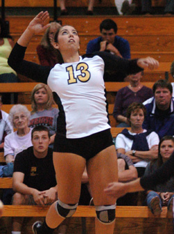 Pacific Pulls Away to Defeat Willamette, 3-1