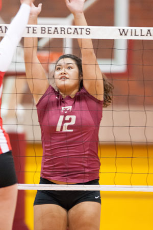 Pacific Lutheran, Ranked #17, Defeats Bearcats in Three Sets